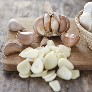 Garlic can help with hypercalemia and other health issues such as calcium toxicity.