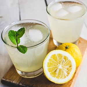 Adding lemon juice to a your diet is an excellent way to help cleanse the liver and kidneys.